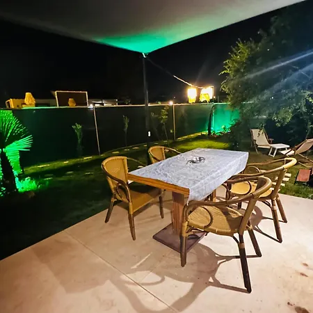 Pera Line Kayakoey * Φετιγιέ